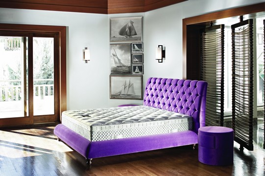 fialova luxusni postel